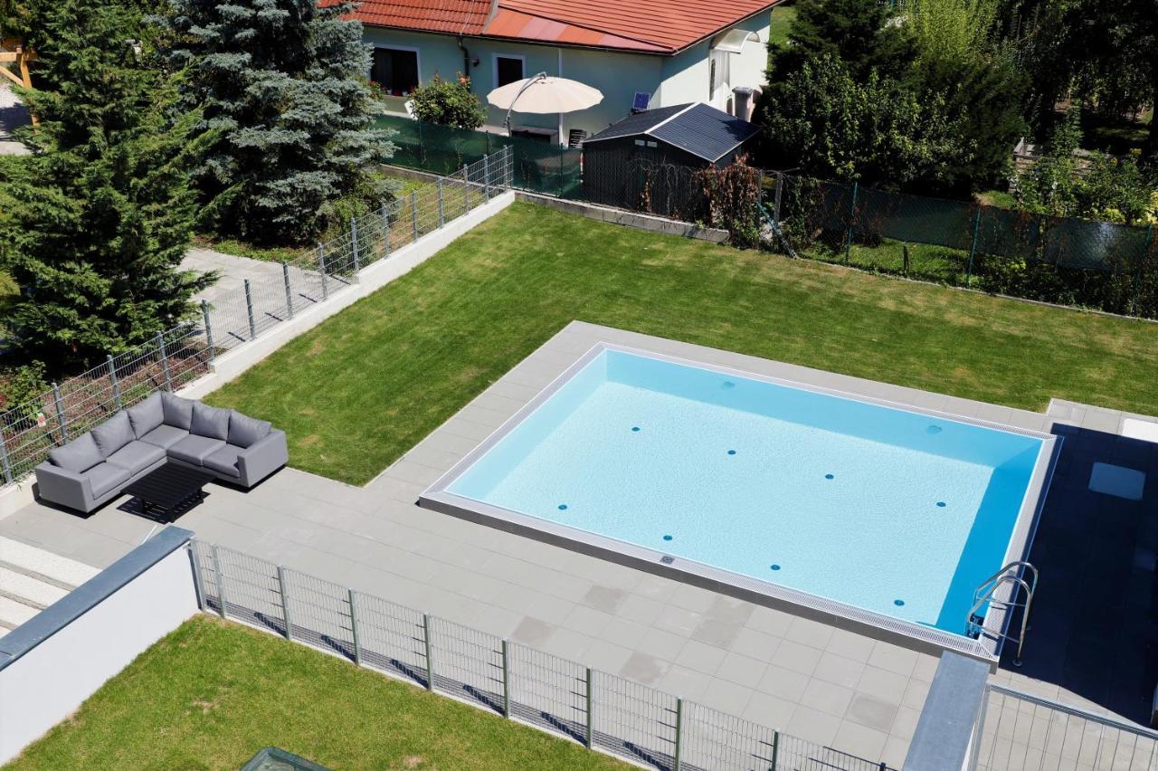 Rooftop Terrace, Free Garage Parking And Pool! Відень Екстер'єр фото