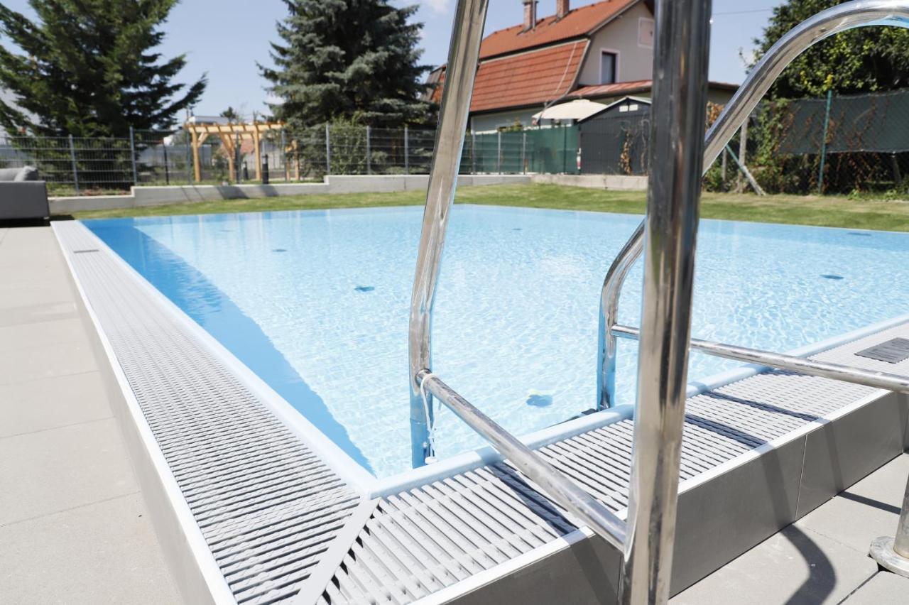Rooftop Terrace, Free Garage Parking And Pool! Відень Екстер'єр фото