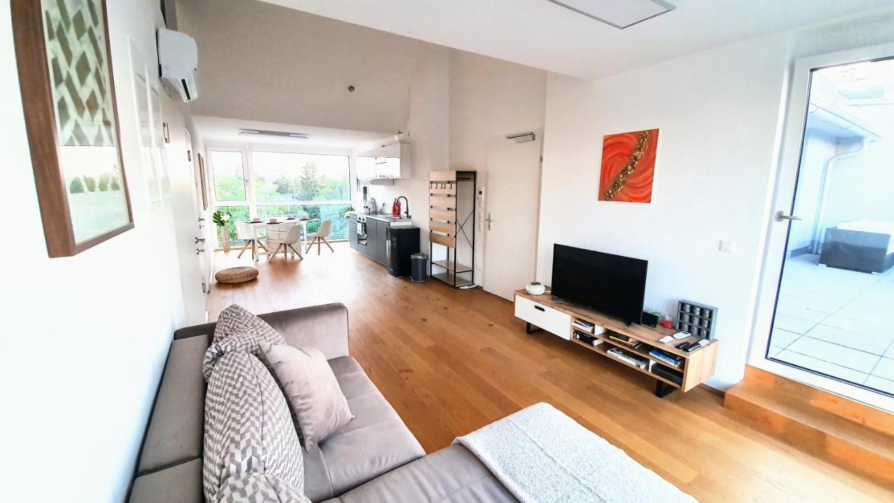 Rooftop Terrace, Free Garage Parking And Pool! Відень Екстер'єр фото