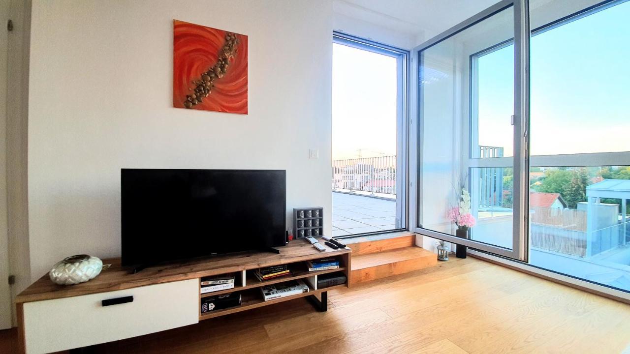 Rooftop Terrace, Free Garage Parking And Pool! Відень Екстер'єр фото